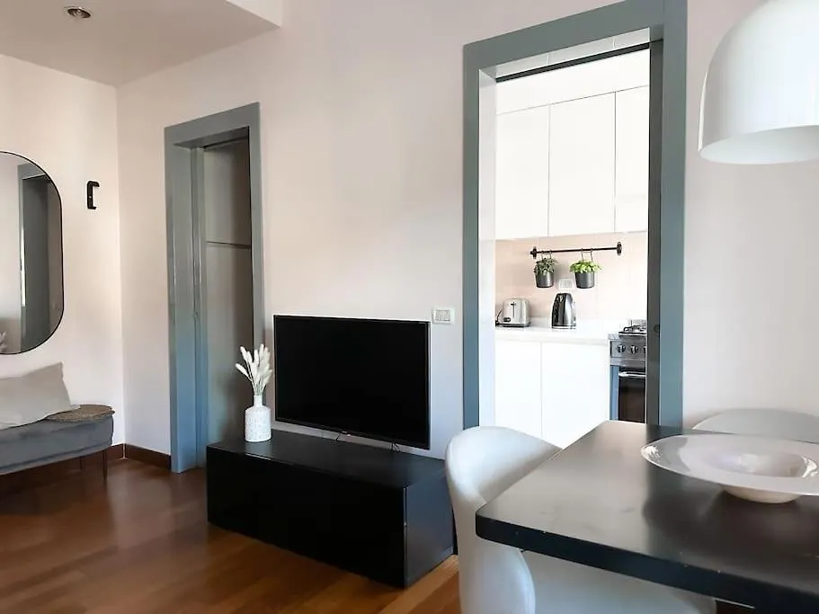 Bright Terrace-Garden Apartment Milán