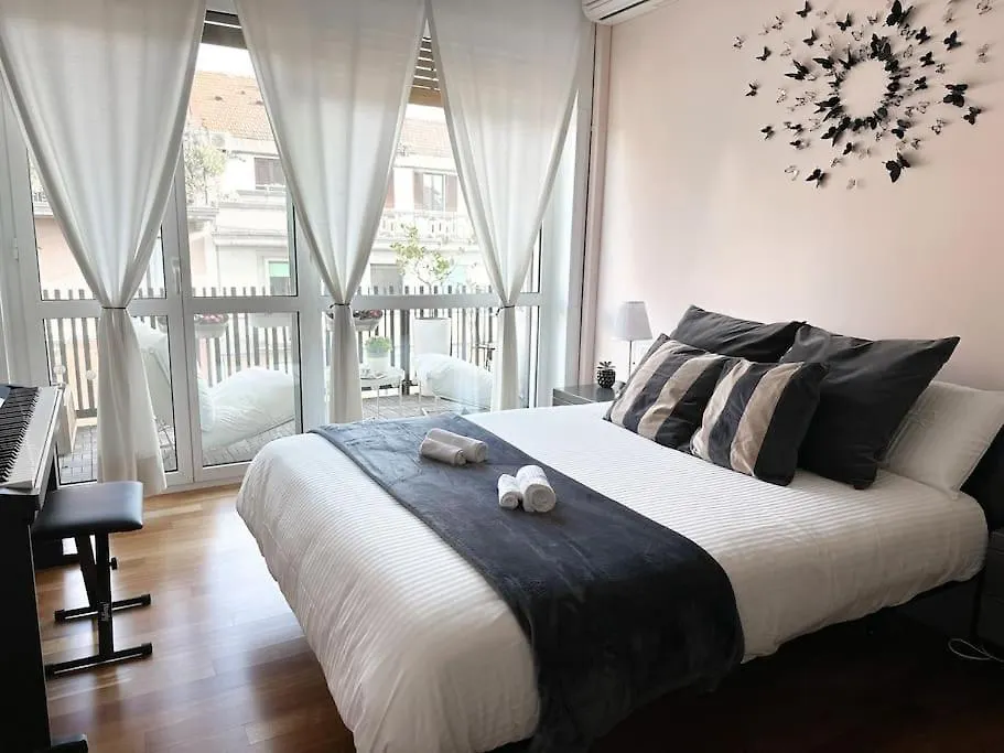 Bright Terrace-Garden Apartment ميلان إيطاليا