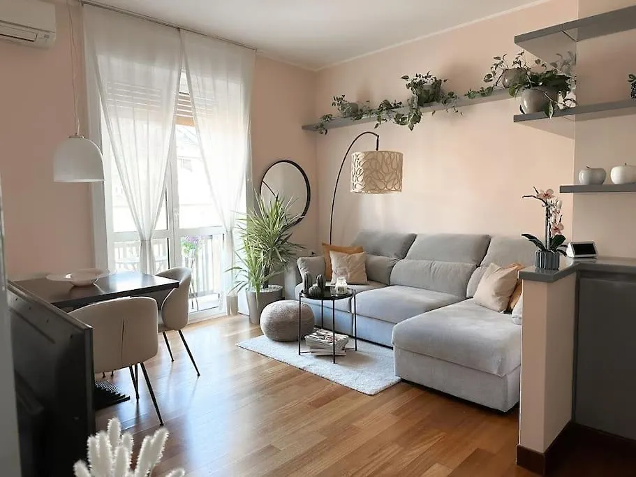 Bright Terrace-Garden Apartment Milán Itálie